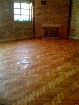 floor sanding Monkhams